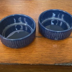 Small Cat food dishes with grippy bottom
